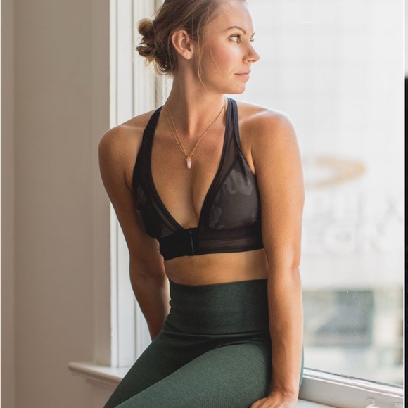 Lululemon Size 6 Seek The Heat Bra Inky Floral Soot Black / Black - Picture 1 of 7